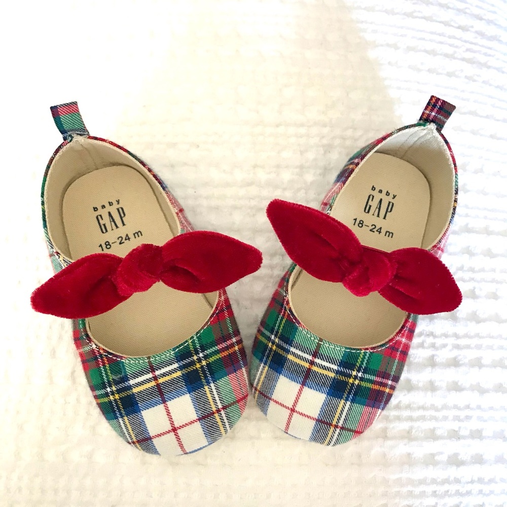 GAP plaid crib shoes - 18-24mo